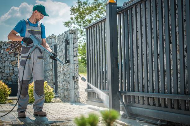 Best Pool Deck Cleaning in Escobares, TX